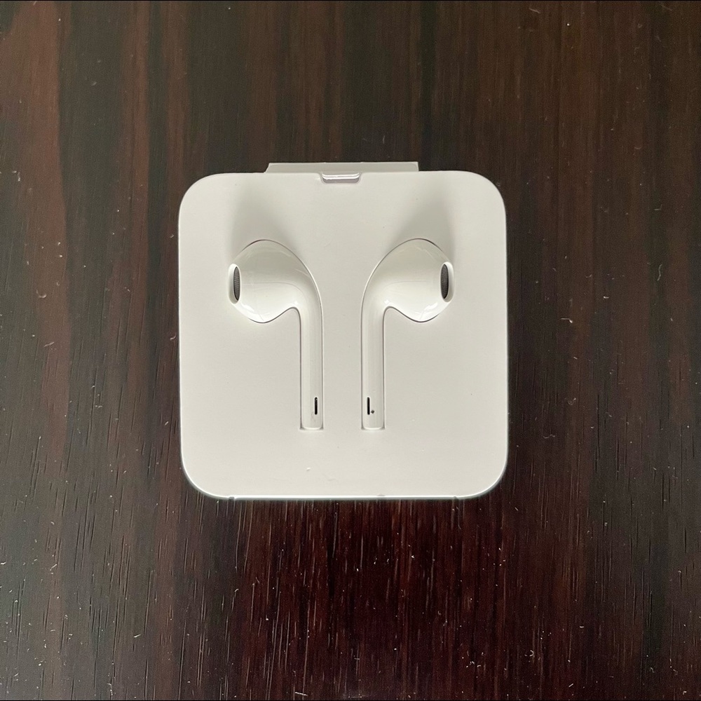 Apple EarPods with Lightning Connector